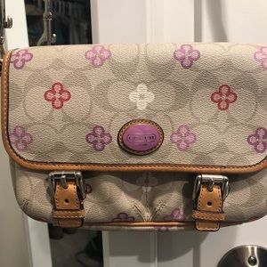 Coach crossbody bag. Good condition!